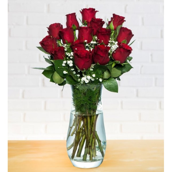 vazoda 15 kırmız gül